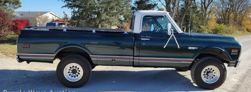 1972 Chevrolet C20 Super Custom Camper photo 4