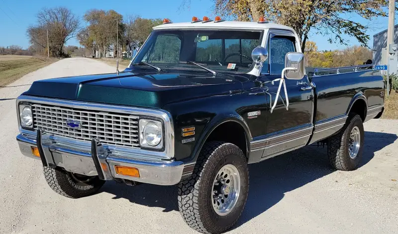 1972 Chevrolet C20 Super Custom Camper photo 1