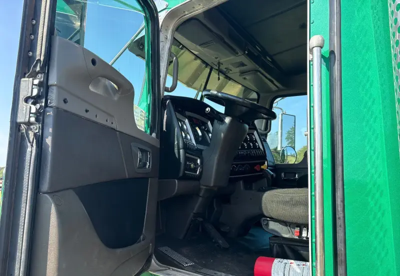 2022 Kenworth W900 photo 32