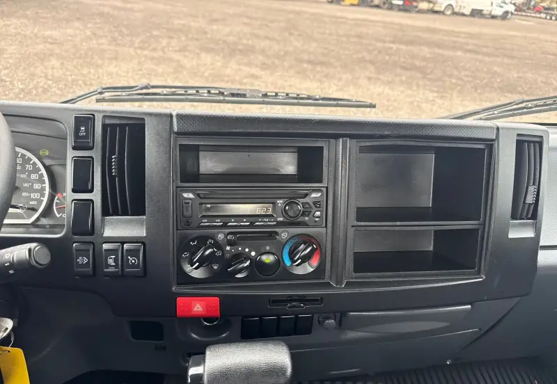 2022 Isuzu NRR photo 40