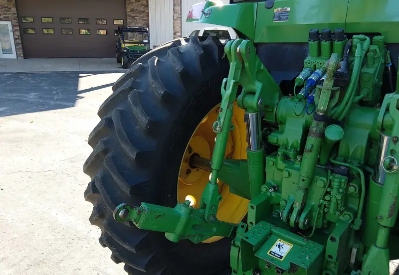 2002 John Deere 7410 photo 32