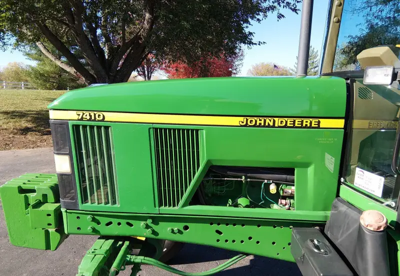 2002 John Deere 7410 photo 9