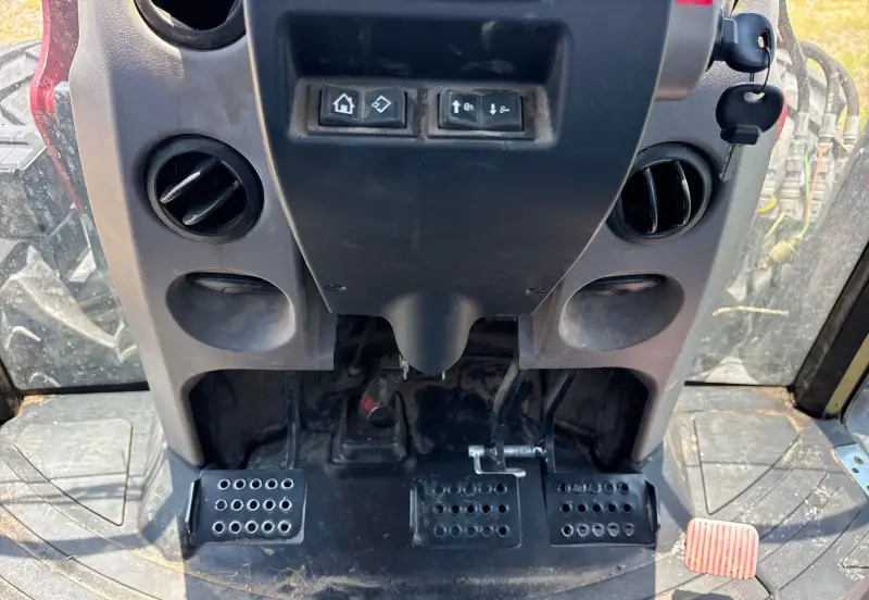 2019 Case IH Farmall 120C photo 36