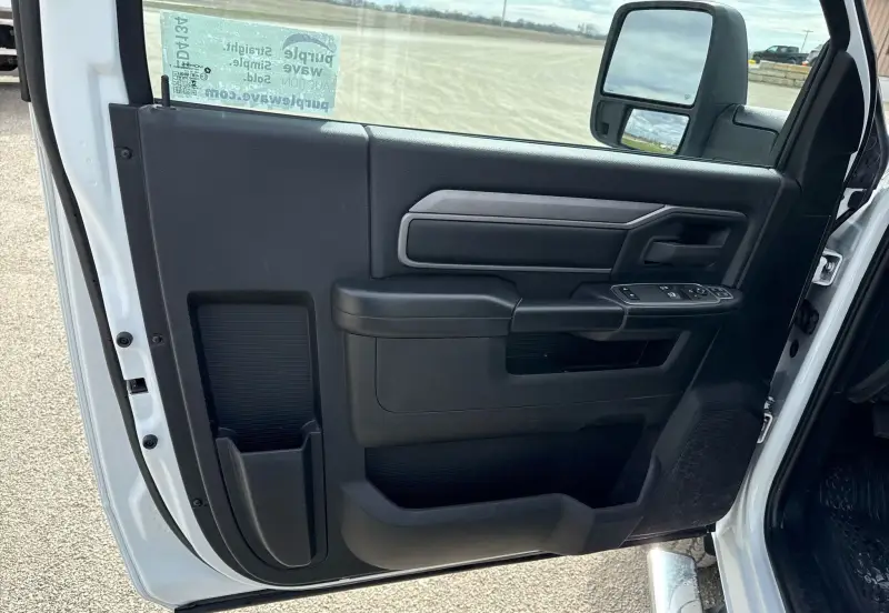 2023 Dodge Ram 3500 photo 18