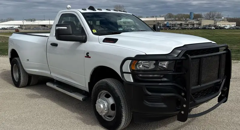 2023 Dodge Ram 3500 photo 3