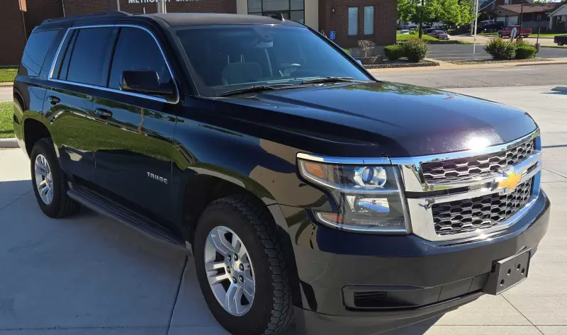 2015 Chevrolet Tahoe photo 3