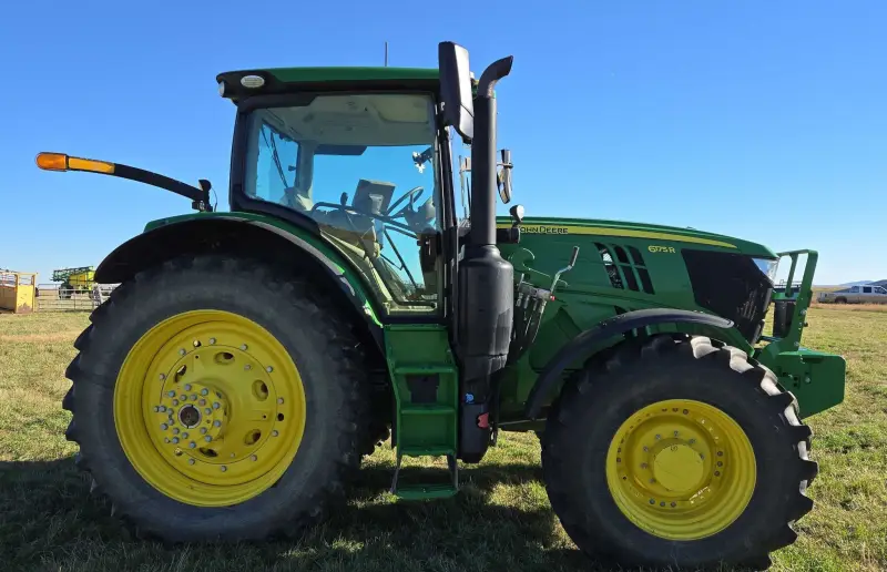 2021 John Deere 6175R photo 4