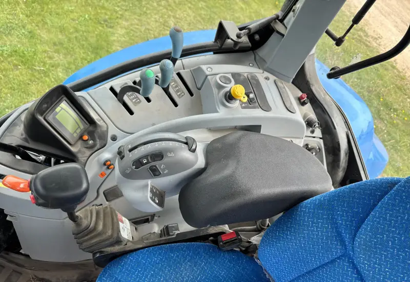 2015 New Holland T6.165 photo 30