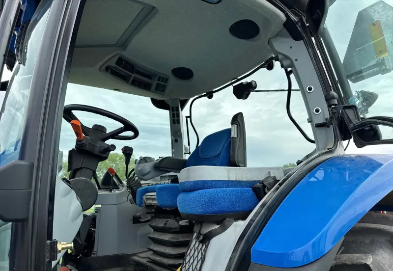 2015 New Holland T6.165 photo 25