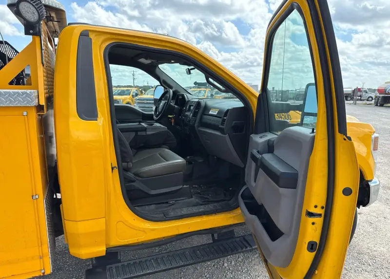 2020 Ford F350 Super Duty photo 47