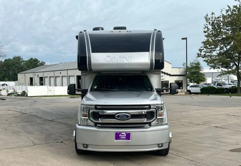 2022 Ford F600 XLT Omni Thor Motor Coach BT36 photo 2