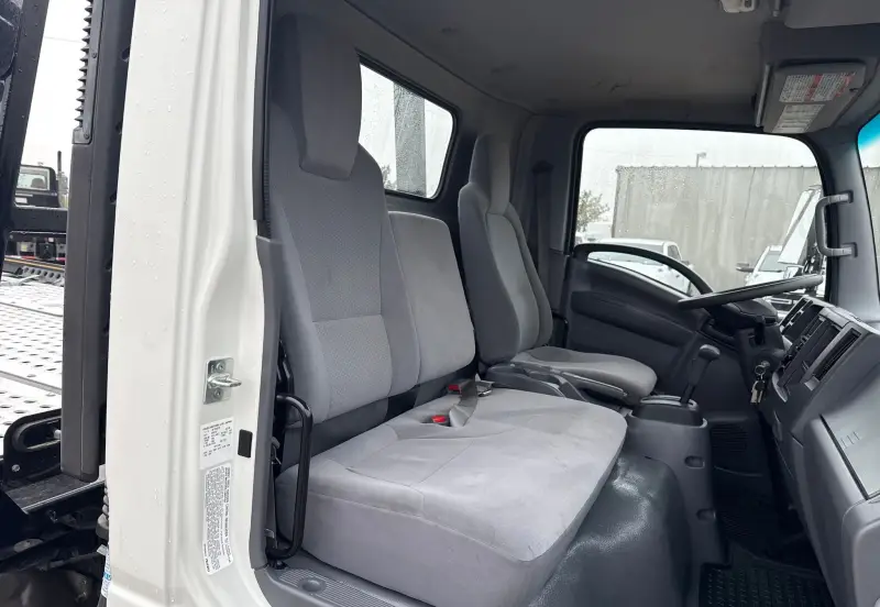 2022 Isuzu NRR photo 46