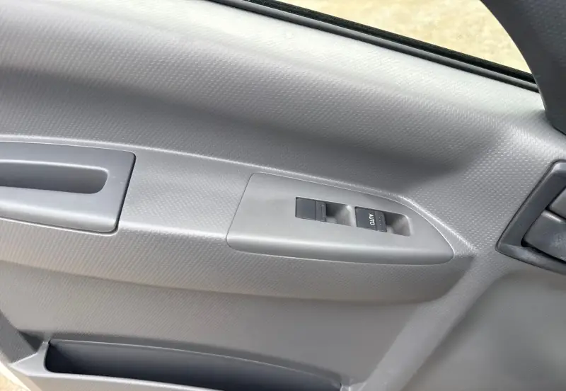 2022 Isuzu NRR photo 27