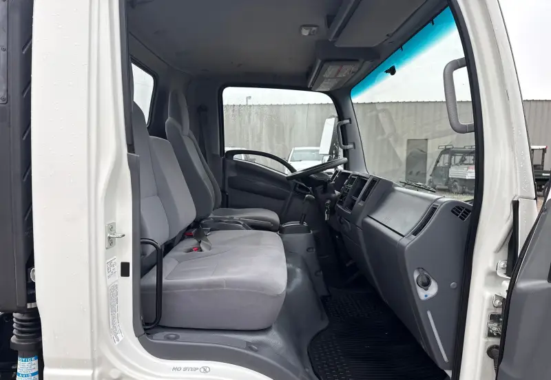 2022 Isuzu NRR photo 45