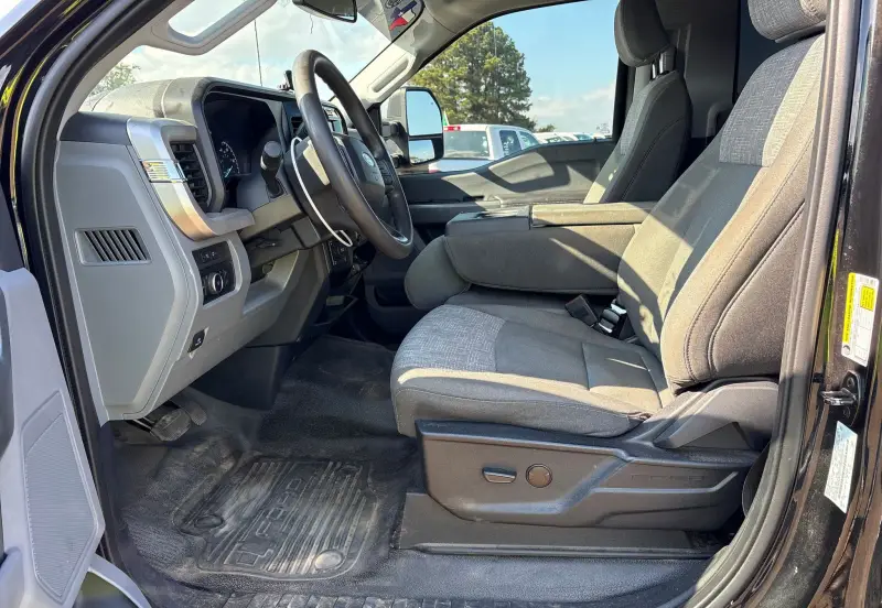2023 Ford F350 Super Duty photo 20