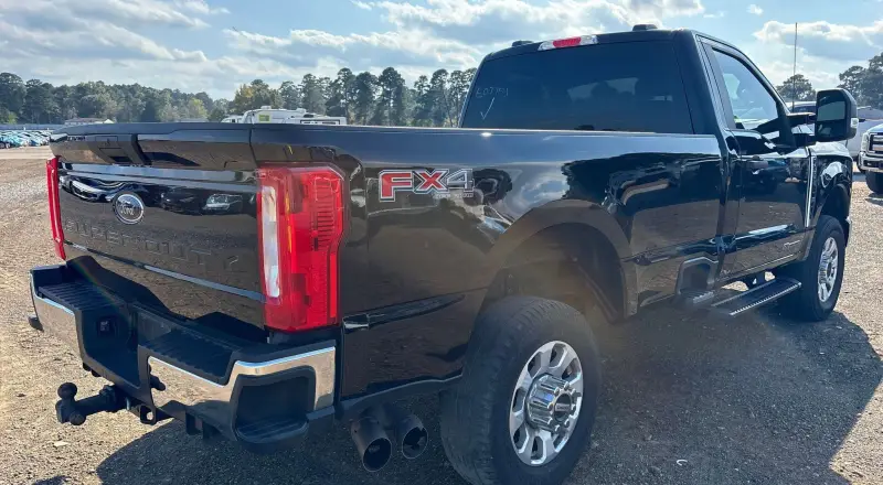 2023 Ford F350 Super Duty photo 5
