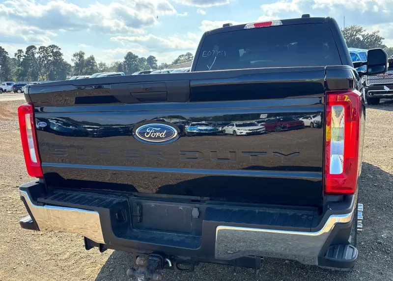 2023 Ford F350 Super Duty photo 6