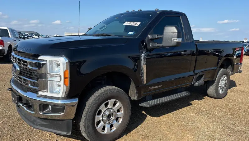 2023 Ford F350 Super Duty photo 1
