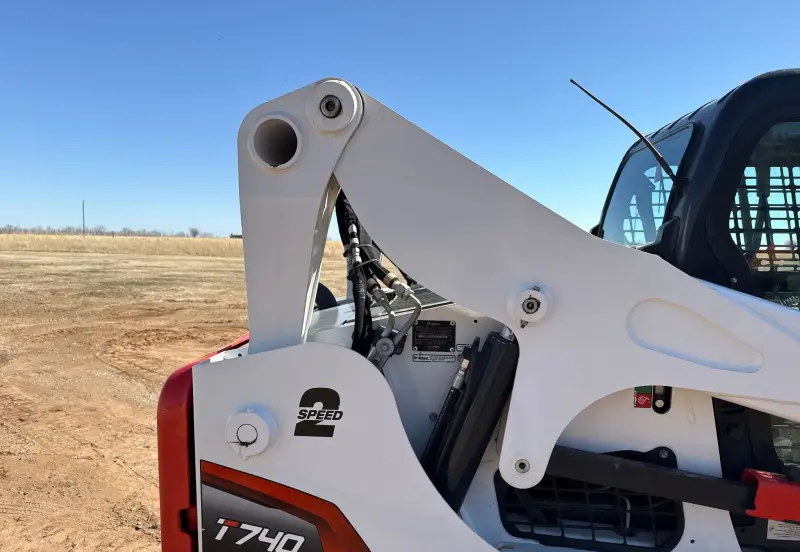 2024 Bobcat T740 photo 16