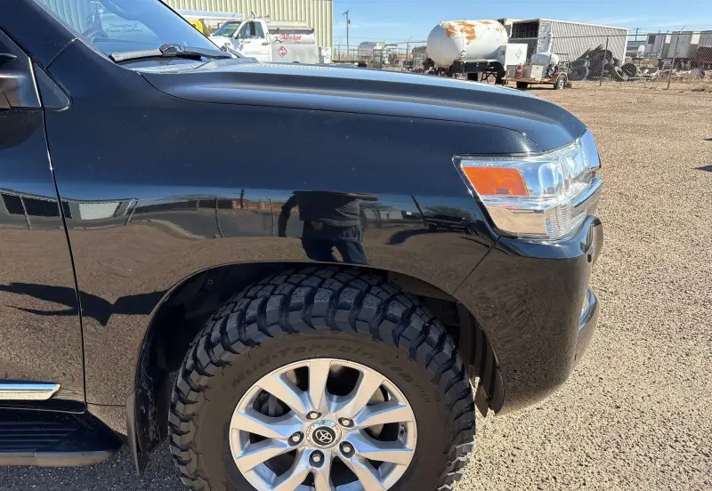2016 Toyota Land Cruiser photo 12