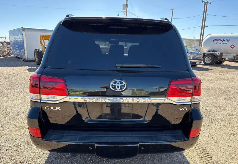 2016 Toyota Land Cruiser photo 16