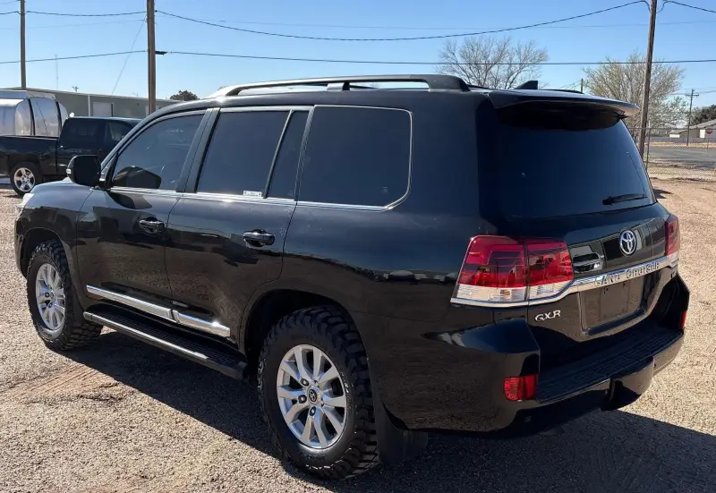 2016 Toyota Land Cruiser photo 7