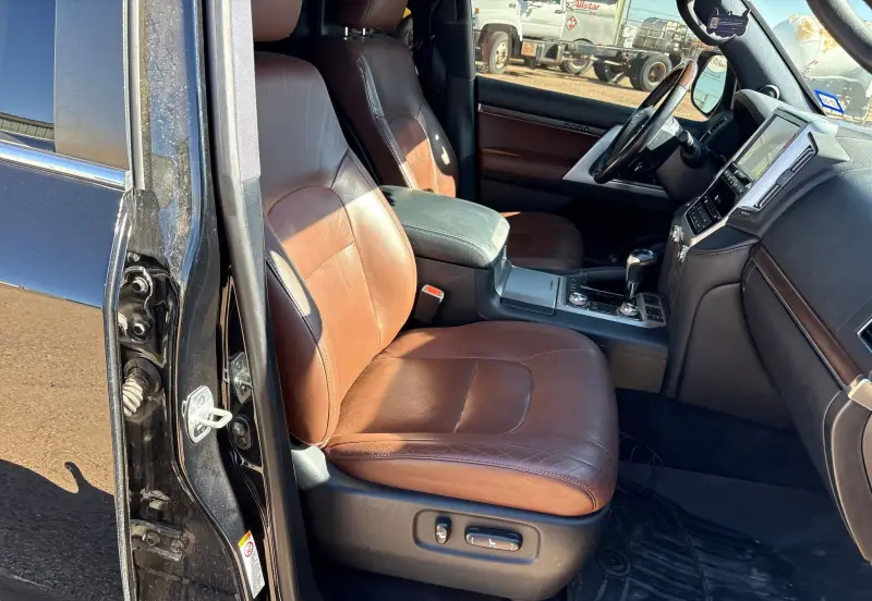 2016 Toyota Land Cruiser photo 71