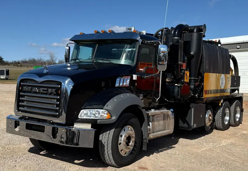 2023 Mack Granite photo 1