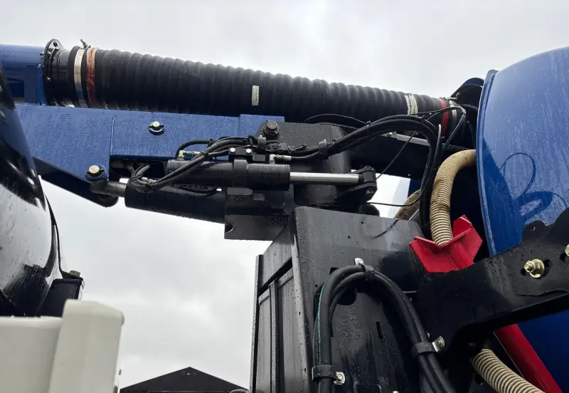 2014 Mack GU713 photo 53
