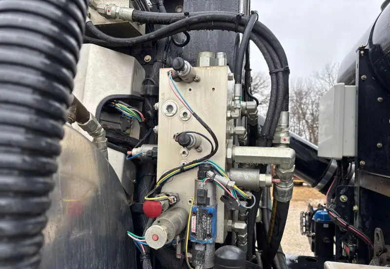 2014 Mack GU713 photo 37
