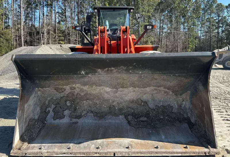 2020 Hitachi ZW370-6 photo 2