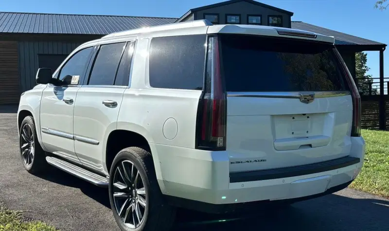 2016 Cadillac Escalade photo 7