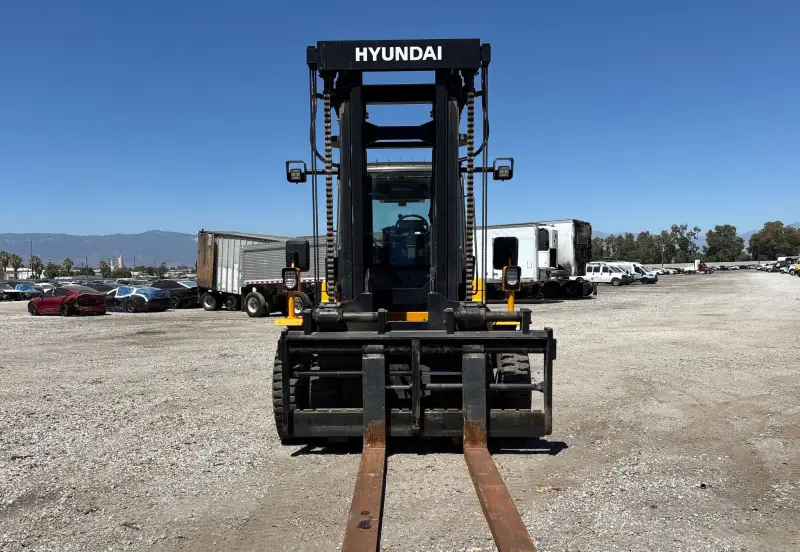 2022 Hyundai 160D-9 photo 2
