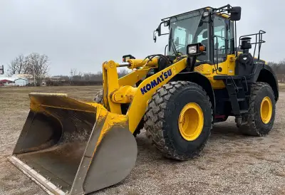 2022 Komatsu WA380-8