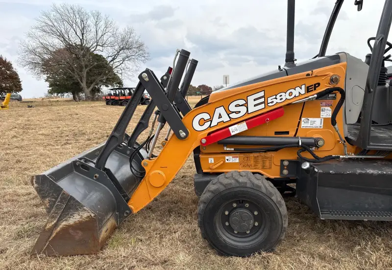 2022 Case 580N EP photo 9