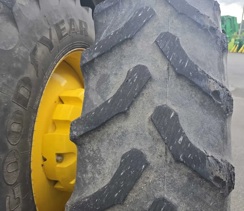 2012 John Deere 7230R photo 74