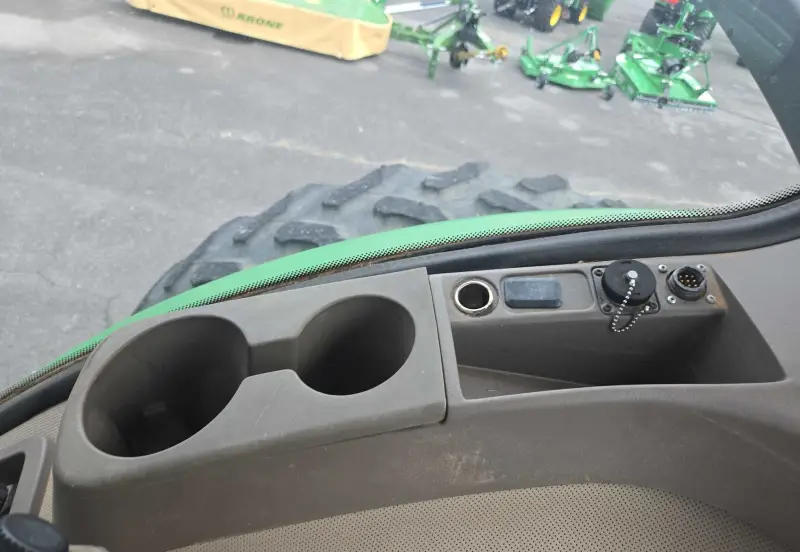 2012 John Deere 7230R photo 48