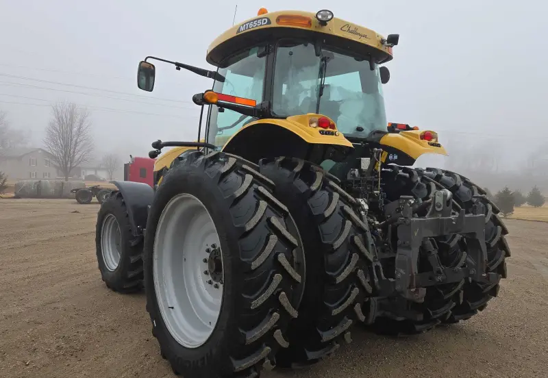 2012 Challenger MT655D photo 7