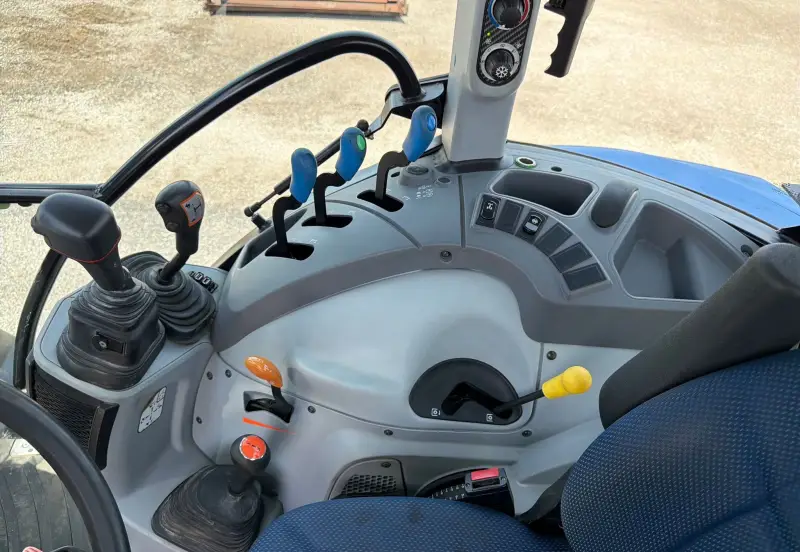 2020 New Holland TS6.110 photo 27