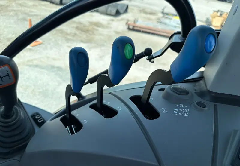 2020 New Holland TS6.110 photo 34