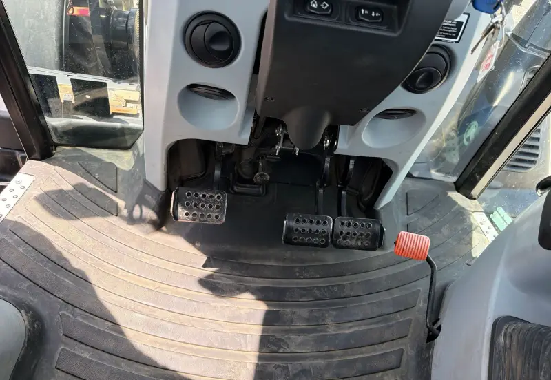 2020 New Holland TS6.110 photo 21