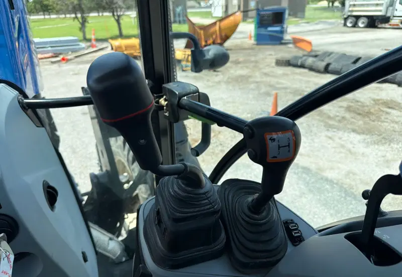 2020 New Holland TS6.110 photo 32