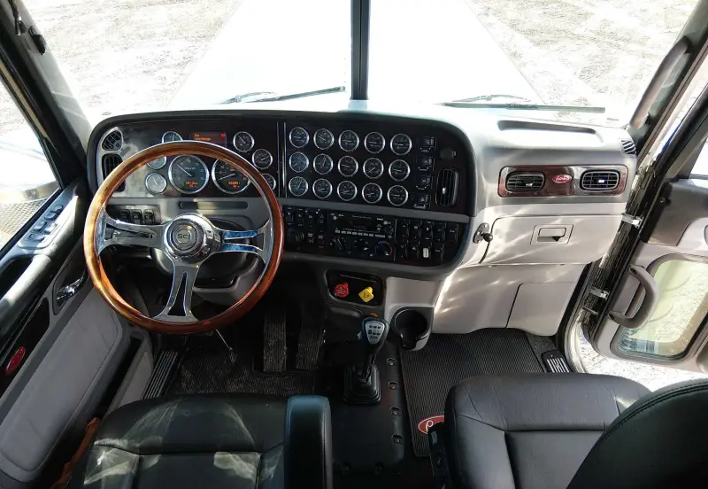 2022 Peterbilt 389 photo 85