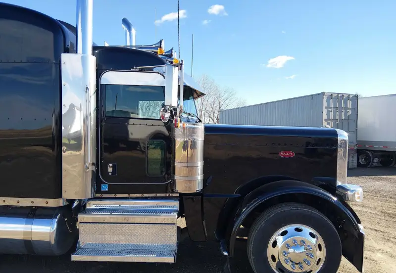 2022 Peterbilt 389 photo 19