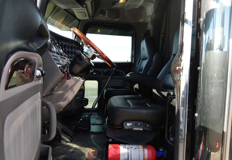 2022 Peterbilt 389 photo 52