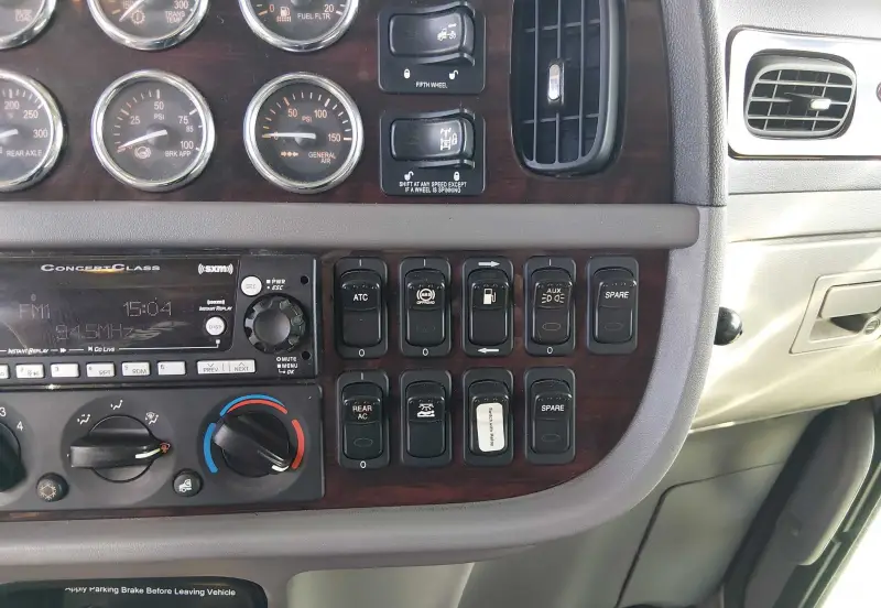 2022 Peterbilt 389 photo 68