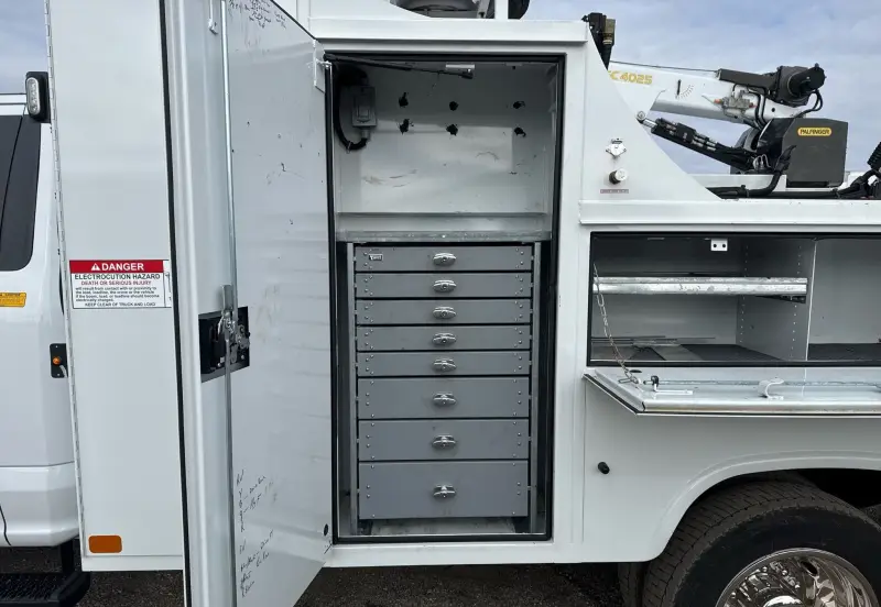2022 Ford F550 photo 18