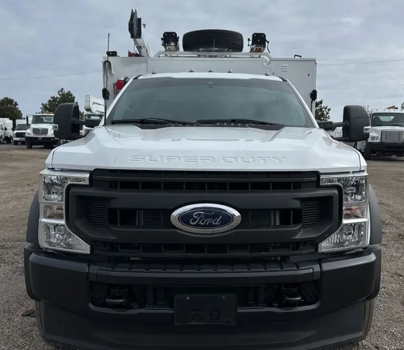2022 Ford F550 photo 2