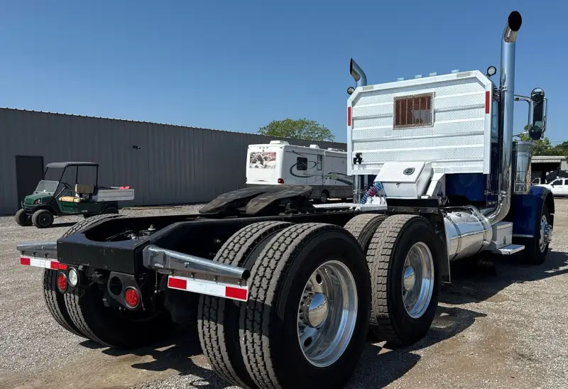 2014 Peterbilt 389K glider kit photo 5