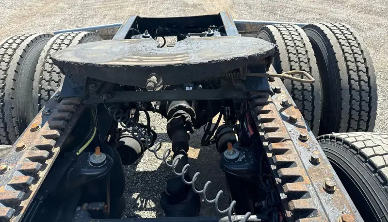 2014 Peterbilt 389K glider kit photo 14